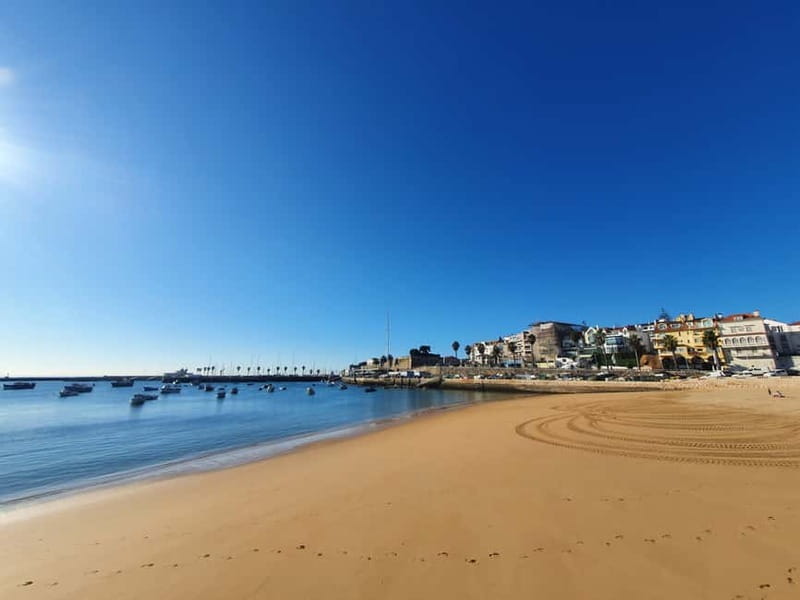 From Lisboa: Sintra, Cabo da Roca & Cascais Full Day Tour - Sintra Historic Centre: lunch time plus real wandering in the Romantic village