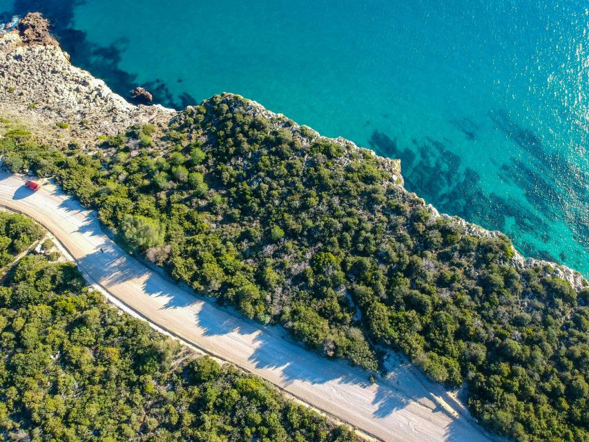 From Lisbon: Arrábida, Azeitão, Sesimbra, Palmela, Setúbal … - José Maria da Fonseca or Bacalhoa: wine tastings that make the drive worth it