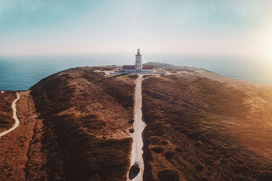 From Lisbon: Arrábida, Azeitão, Sesimbra, Palmela, Setúbal … - Palmela’s sky-touching castle: the perfect first “wow” moment