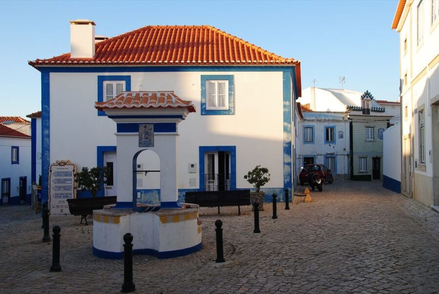 From Lisbon: Coastal Villages and Mafra Palace Guided Tour - Who this tour fits best