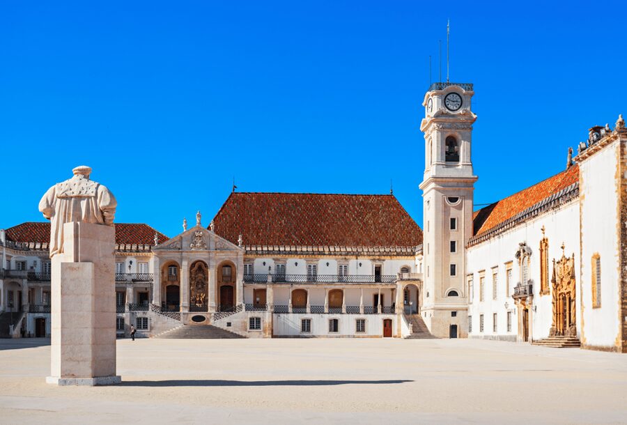 From Lisbon: COIMBRA and AVEIRO - From Lisbon to Aveiro, the drive that sets the tone