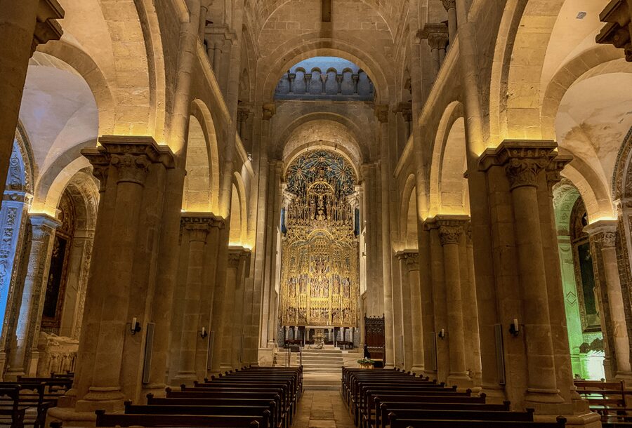 From Lisbon: COIMBRA and AVEIRO - Free time and shopping time in Aveiro: use it for streets, not errands