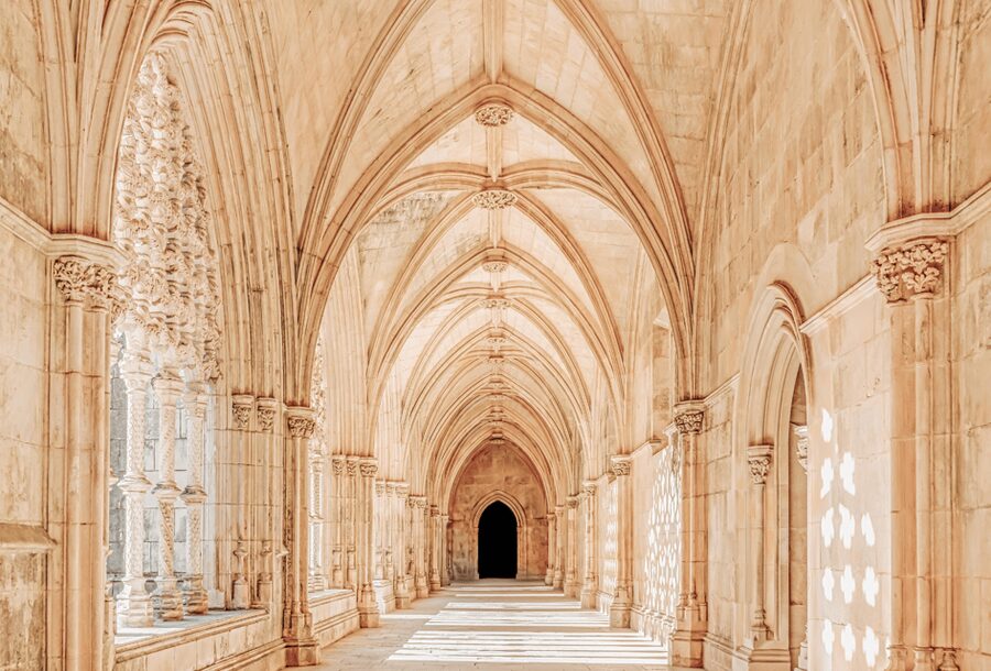 From Lisbon: Fátima, Batalha and Tomar - Faith and Knights Templar - Batalha Monastery (UNESCO), Gothic detail tied to independence
