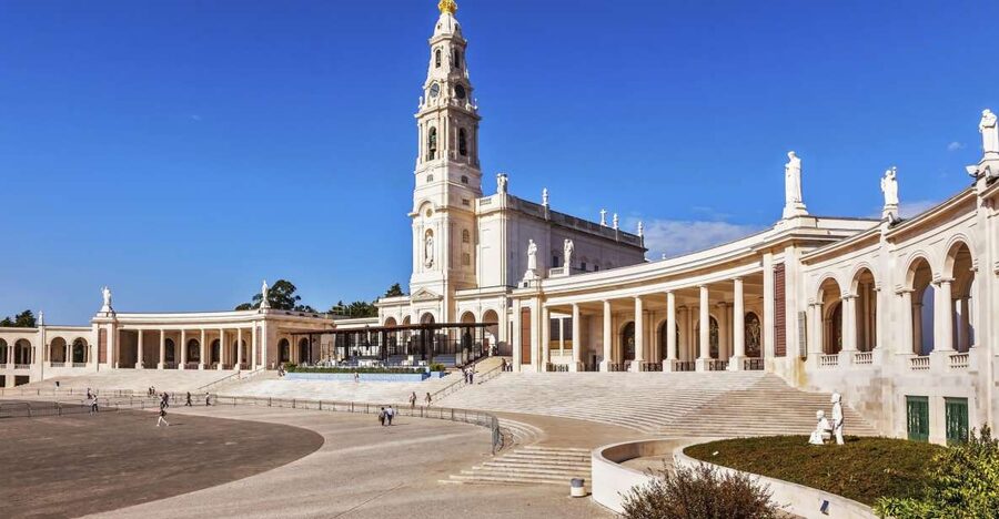 From Lisbon: Fátima, Batalha, Nazaré and Óbidos Day Tour - Meeting Point, Realistic Pace, and How Timing Affects Your Day