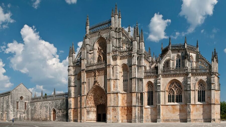 From Lisbon: Fátima, Batalha, Nazaré & Óbidos Full-Day Tour - Should you book this Fátima, Batalha, Nazaré, and Óbidos tour?
