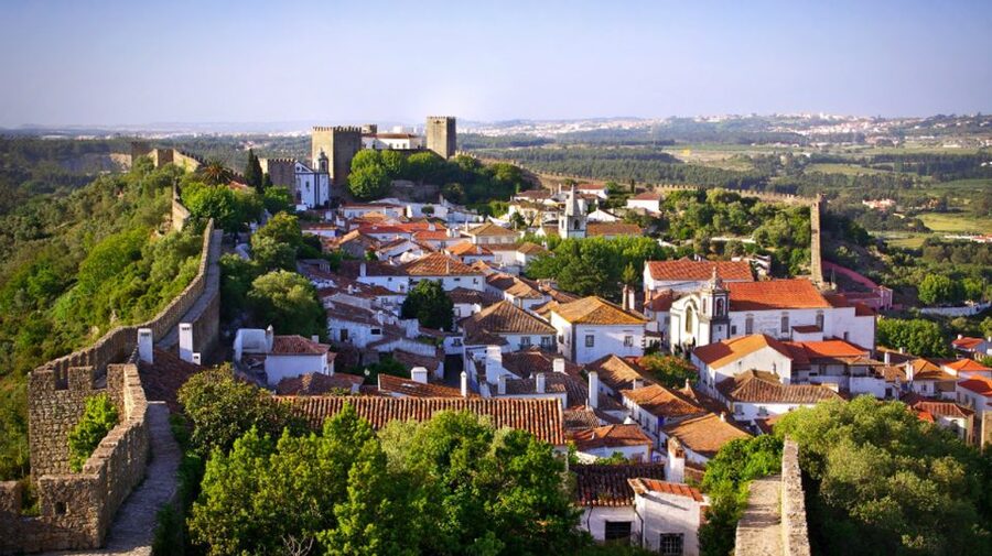 From Lisbon: Fátima, Batalha, Nazaré & Óbidos Full-Day Tour - Which guides make the biggest difference