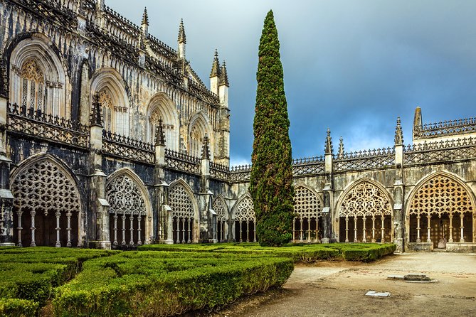 From Lisbon: Fatima Batalha Nazare & Obidos Small Group Day Trip - Guides: the difference is often in the details