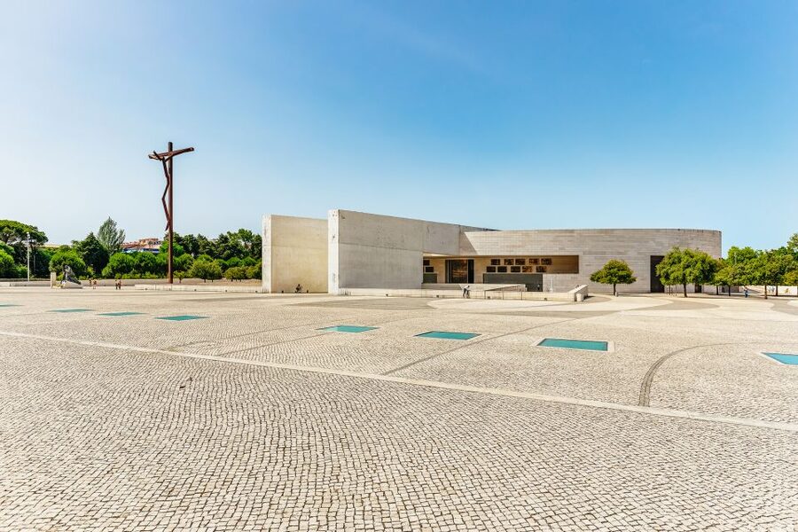 From Lisbon: Fatima Batalha Nazaré & Óbidos Small-Group Tour - What You Pay For, and What You Still Need to Budget