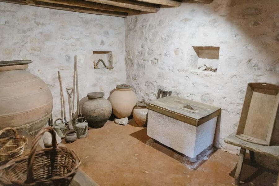 From Lisbon: Fátima HD and the Three Little Shepherds' House - Logistics, Comfort, and What to Pack