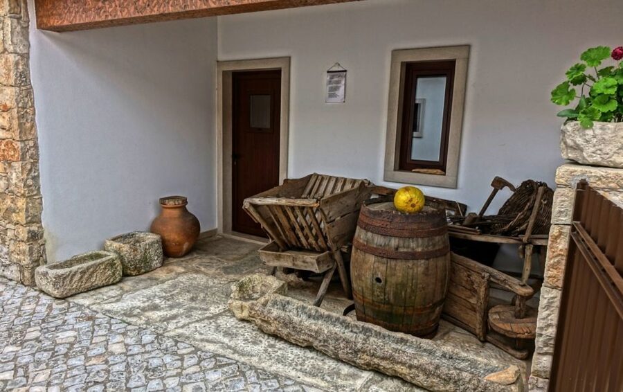 From Lisbon: Fátima HD and the Three Little Shepherds' House - Basilica Visits and the Tombs of the Little Shepherds