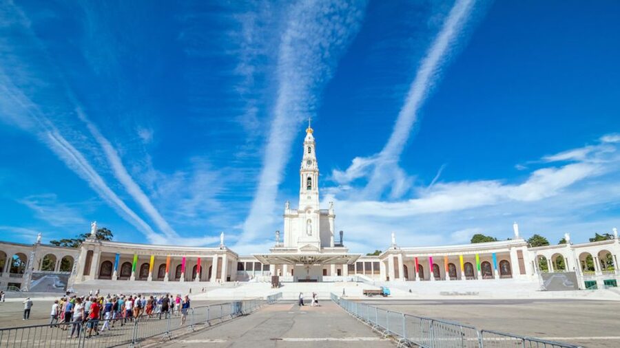 From Lisbon: Fátima, Nazaré and Sintra Guided Tour - Timing, Crowds, and How to Plan Your Day Mood