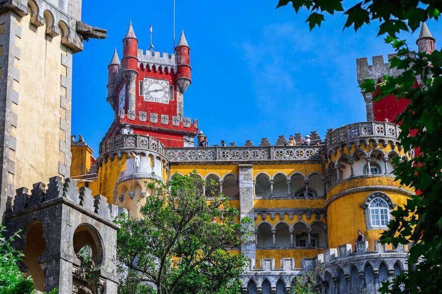 From Lisbon: Fátima, Nazaré & Sintra – 3 Cities Guided Tour - The Lisbon drive, squares, and Pastel de Belem stop