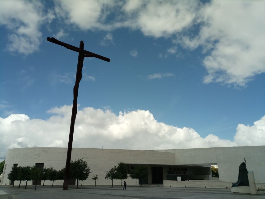 From Lisbon: Fátima Sanctuary and Batalha Monastery (UNESCO) - Timing, packing, and the stuff that saves your day