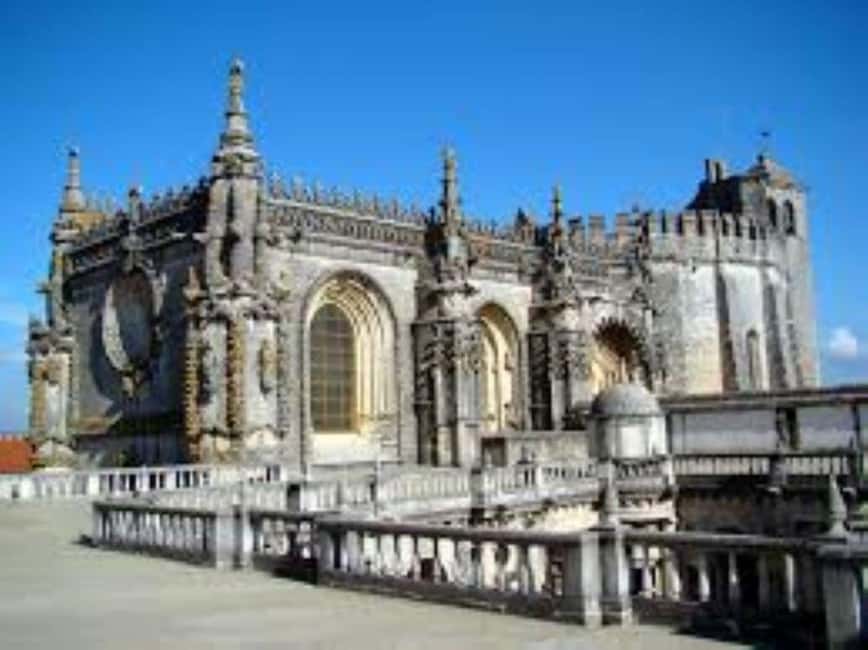 From Lisbon: Medieval Tour, Batalha, Tomar, Alcobaça, Óbidos - Lunch in Batalha, a scheduled pause you should actually use