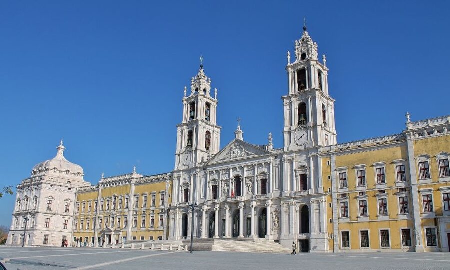 From Lisbon: Óbidos and Mafra Palace Private Tour - Private Guidance in Óbidos, and Why It Changes the Visit