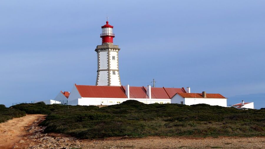 From Lisbon or Sesimbra: 4x4 Tour to Cape Espichel - Arrábida National Park: biodiversity you can actually spot