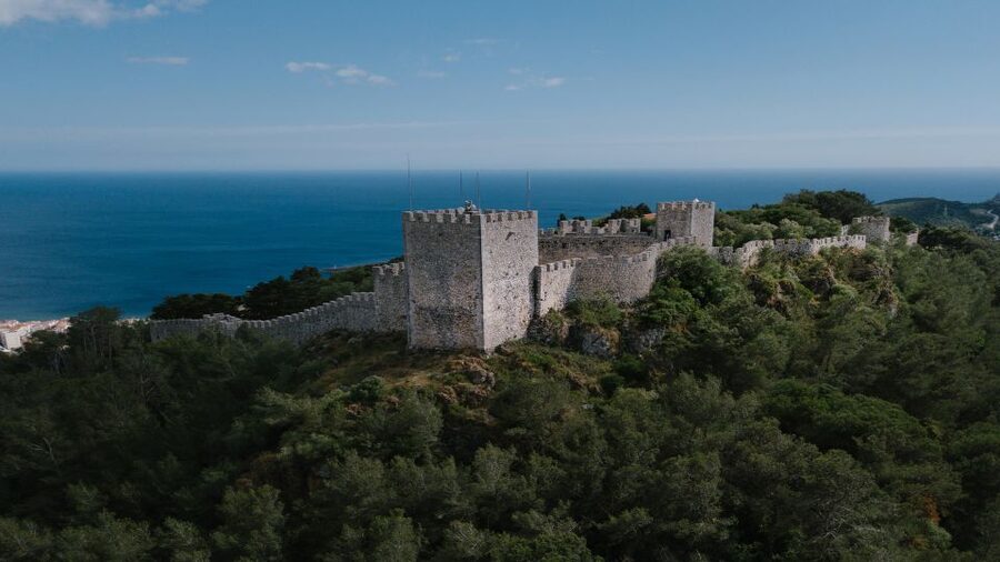 From Lisbon or Sesimbra: 4x4 Tour to Cape Espichel - Culture through legends and traditions, told in plain language