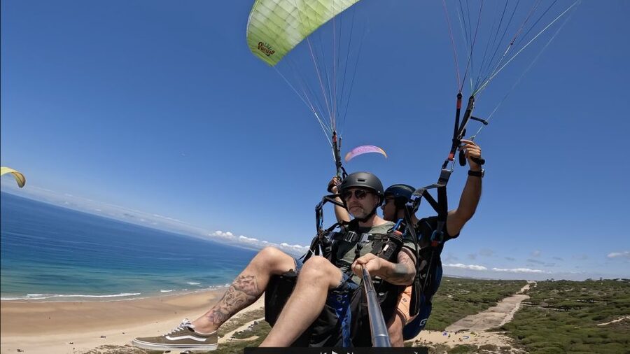 From Lisbon: Paragliding Tandem Flight - What You See Over the Atlantic: Cliffs, Beaches, and Ocean Color