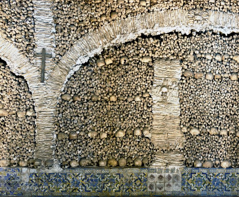 From Lisbon: Private Customized Small-Group Tour to Evora - Getting from Lisbon to Évora without losing the day