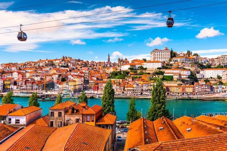 From Lisbon: Private Transfer to Porto with City Stops - Lisbon to Porto in one day, with city stops that feel like smart detours