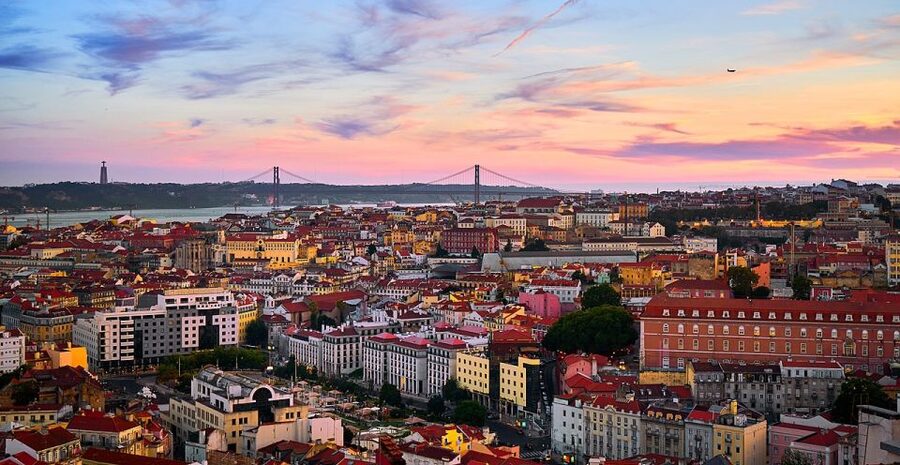 From Lisbon: Private Transfer to Porto with City Stops - Price and what you really get for $284 per person