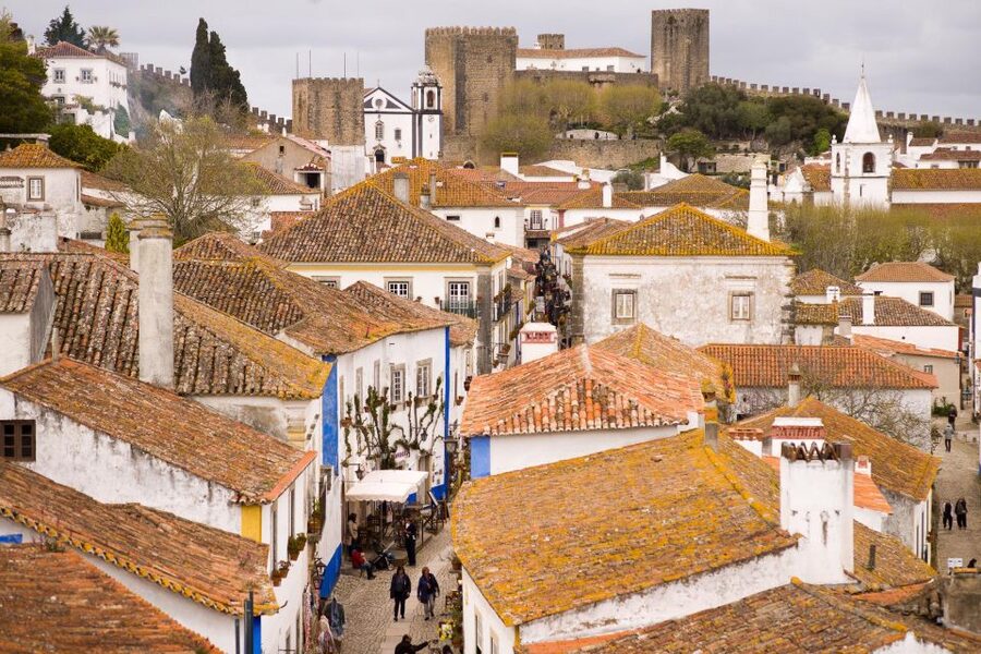 From Lisbon: Shared Tour to Fátima, Óbidos, Batalha e Nazaré - Who this day trip suits best