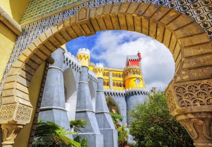 From Lisbon: Sintra and Cabo da Roca Tour with Hidden Gems - A practical way to see Sintra and Cabo da Roca in one day