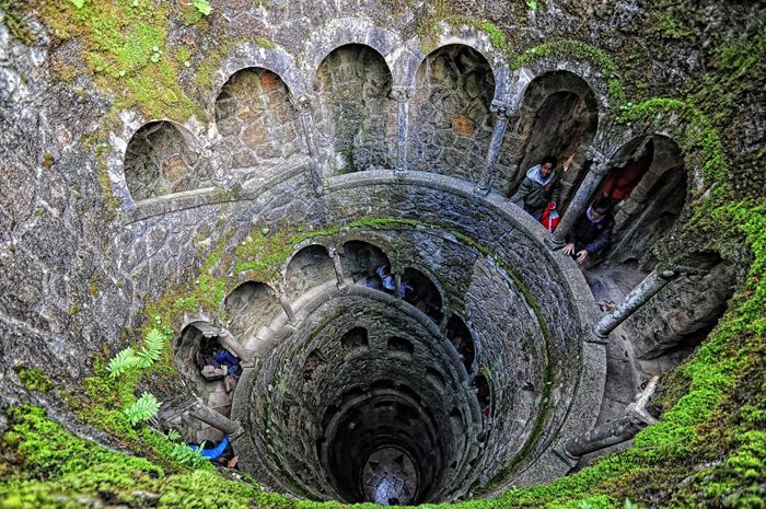 From Lisbon: Sintra and Cascais Deluxe Full-day Private Tour - Sintra Village and Travesseiros de Sintra: a quick local-food reset