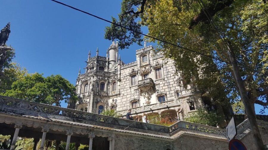 From Lisbon: Sintra and Cascais Private Tour - Travesseiros de Sintra and the food moment that actually fits