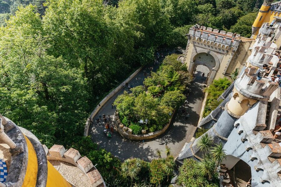 From Lisbon: Sintra & Cascais Small Group Tour with Tickets - Guide Style on the Ground: Why the Best Part Isn’t the Placard