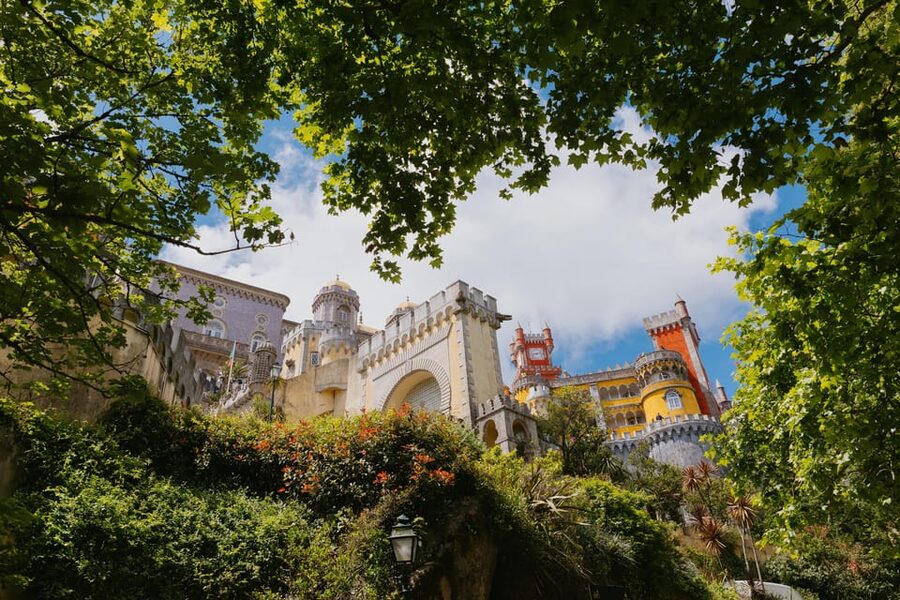 From Lisbon: Sintra, Pena Palace, Cascais and Wine Tasting - From Eduardo VII to Sintra: a smooth start with real timing