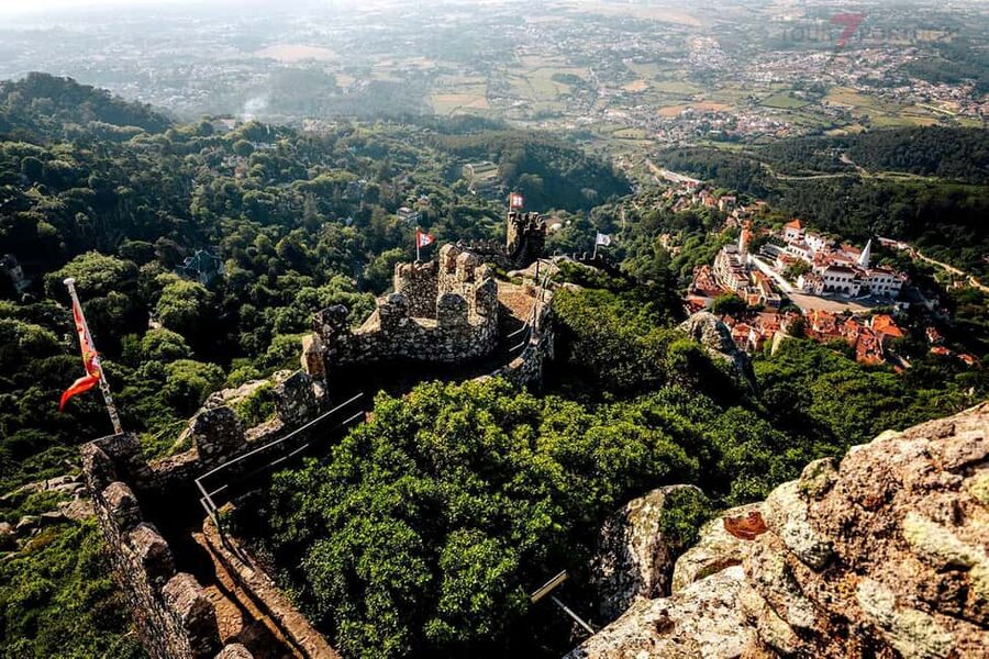From Lisbon: Sintra, Pena Palace, Regaleira, Guided Day Tour - The Sintra town break: lunch and wandering at a human pace
