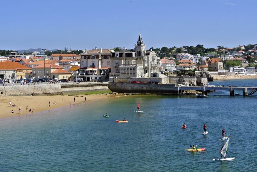 From Lisbon: Sintra Tour with Queluz Palace Entrance - Moorish Castle Walls and the 8th to 9th Century Viewpoint