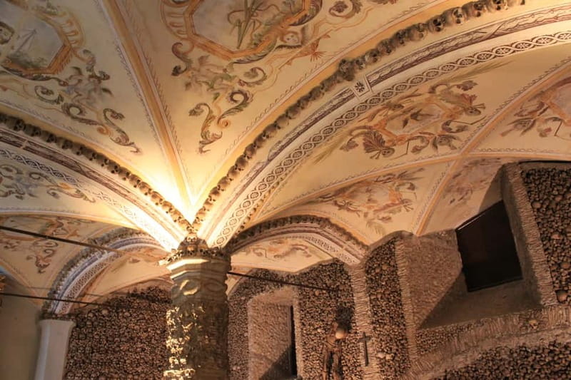 From Lisbon: Small-Group Day Tour to Évora and Monsaraz - The ride out of Lisbon: small van, air conditioning, and a practical pace