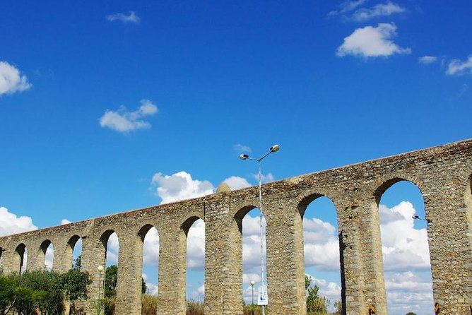 From Lisbon to Alentejo: Évora and Megaliths Full-Day Tour - Almendres Cromlech: menhirs, solstice alignment, and what to look for