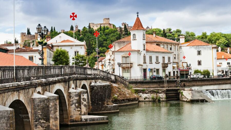 From Lisbon: Tomar, Christ Convent & Almourol Castle Tour - Who should book this Tomar and Almourol Templar day trip?