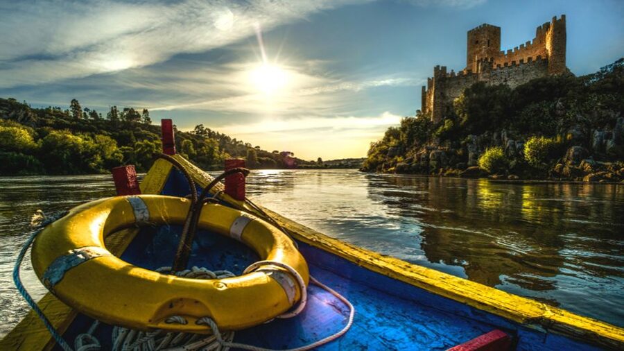 From Lisbon: Tomar, Christ Convent & Almourol Castle Tour - Almourol Castle: the river island climb