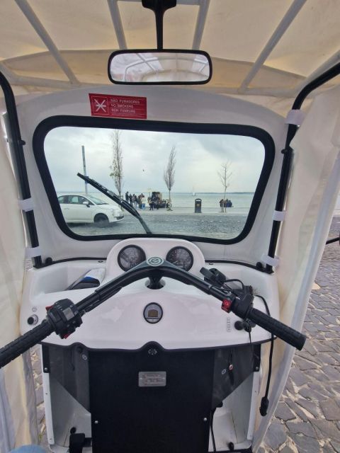 Full city of Lisbon on board of a private car - Key points before you go