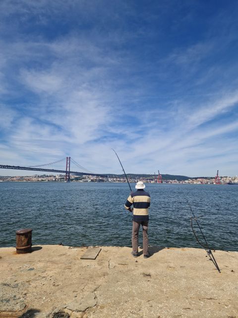 Full city of Lisbon on board of a private car - A four-hour Lisbon highlight loop, minus the uphill slog