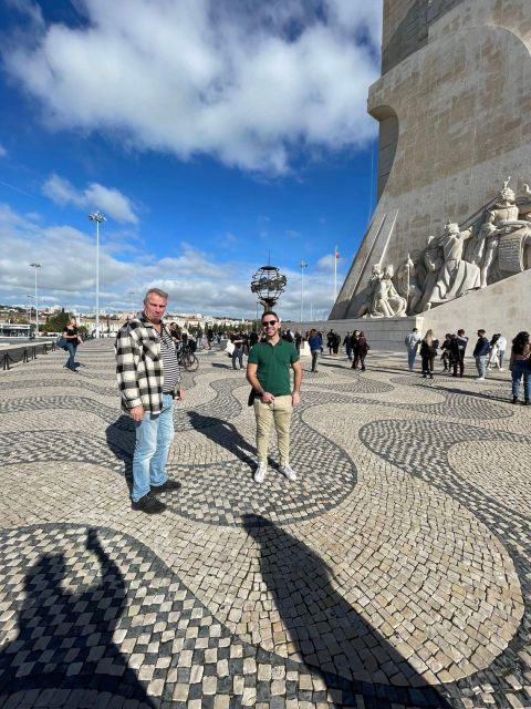 Full city of Lisbon on board of a private car - Praça da Figueira to Miradouro da Senhora do Monte: start strong