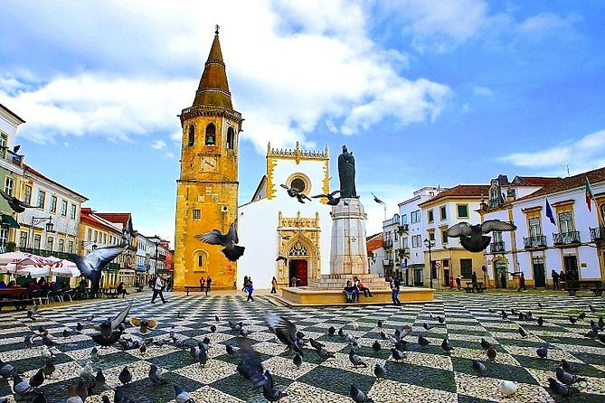 Full Day Templar Route Tour (Tomar and Almourol) from Lisbon - Igreja de São João Baptista: the royal collegiate angle in a compact visit