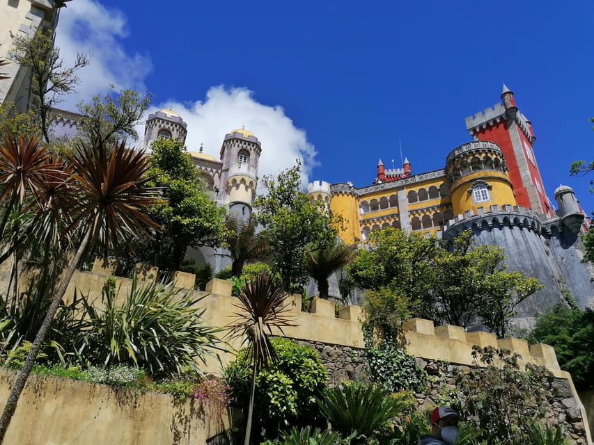 Full Day tour in Sintra with Pick-up in Lisboa - Getting to Sintra from Lisbon: Praça da Figueira to the van ride