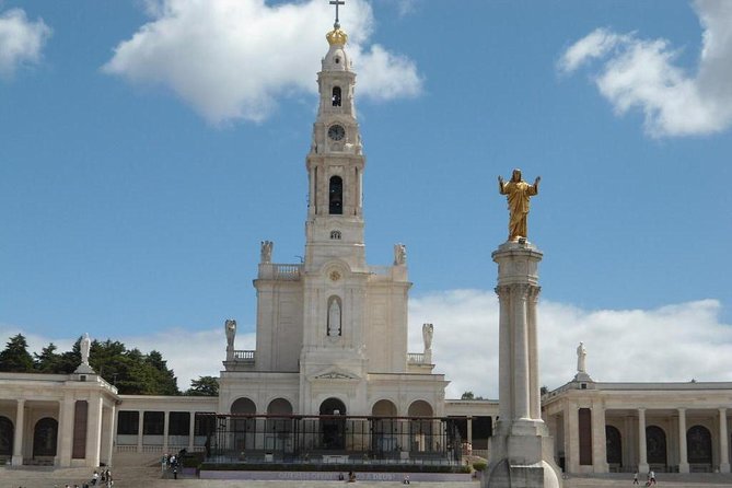 Half Day Fatima + Aldeia Pastorinhos Private Tour Departure Lisbon - Comfort and included extras that actually matter on a road trip day