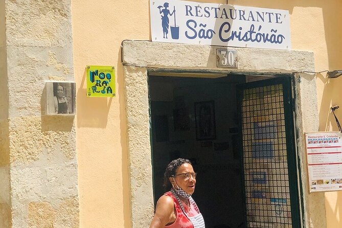 Half Day Historical Walking Tour about the Slave Trade in Lisbon - Largo do Carmo: from the 25th of April to the end of empire
