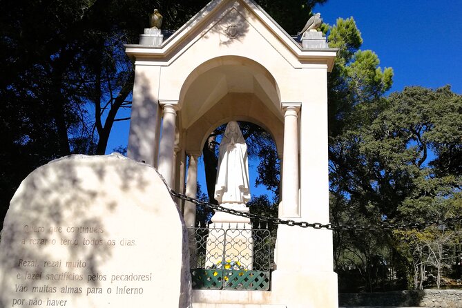 Half Day Tour from Lisbon to Fatima - Fátima Shopping Center: souvenirs without turning it into a shopping mission