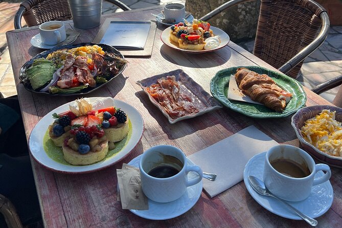 Half-Day Tour in Cascais / Sintra with Brunch and Wine Tasting - Casa da Guia: an easy finish without pressure