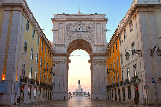 Highlights and Secrets of Lisbon Private Walking Tour - Igreja de São Roque vibes, Saint Roch’s wood and gold, and why it matters