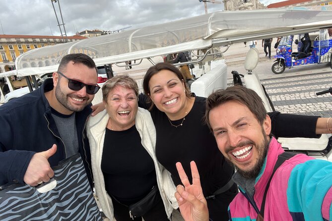 Historic Lisbon Tour in Private Tuk-tuk - Miradouro de Santa Luzia and St Jorge Castle views