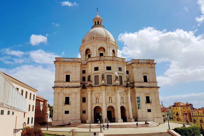 Historic Tuk Tour 1h30 - National Pantheon: when the tour slows down just enough