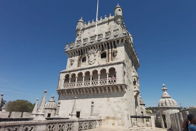 Jeronimos Monastery, Tickets and Guided Visit - Getting to the start: Empire Square Garden and an easy finish